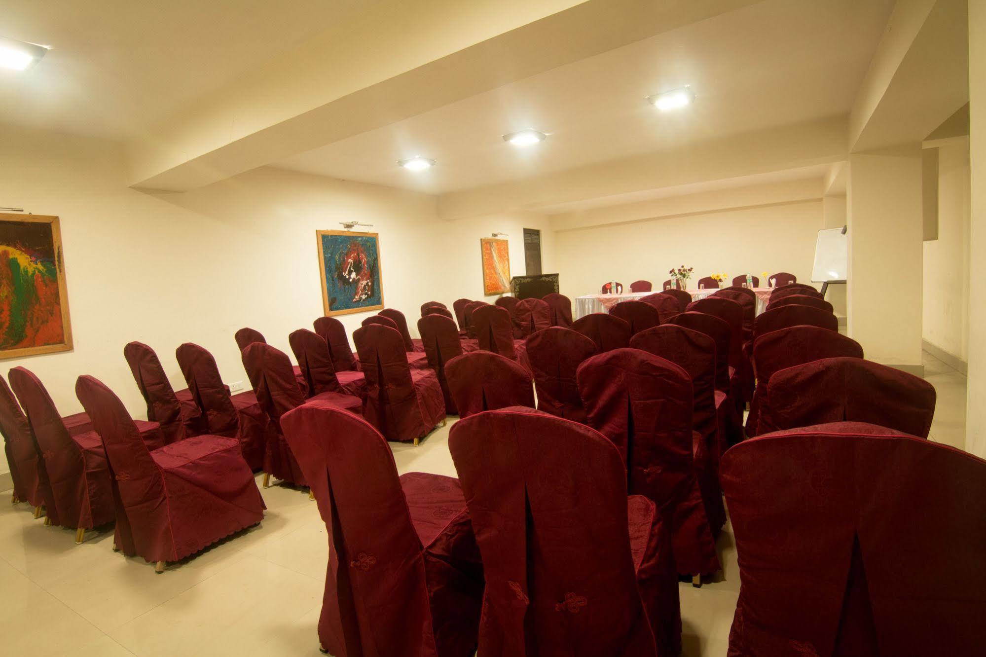 גנגטוק Central Hill Resort The Mall Road מראה חיצוני תמונה